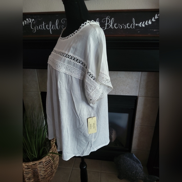 Women's White Lace Trim Top - Picture 8 of 9